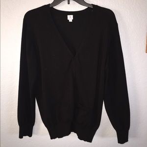 Medium Black Sweater✨